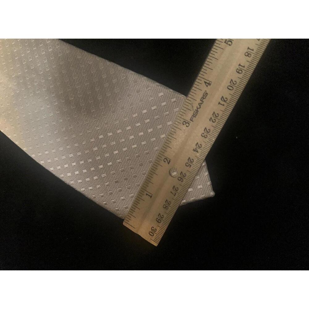 Kenneth Cole Reaction Men's Beige Patterned Tie - Picture 3 of 3